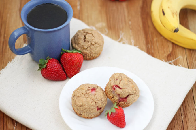 strawberry banana muffins (gluten free)