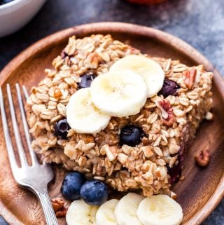 Get your morning started with this easy and satisfying Blueberry Banana Bread Baked Oatmeal! Delicious right out of the oven and it makes great leftovers throughout the week. #oatmeal #bakedoatmeal #blueberries #banana #glutenfree #breakfast