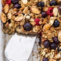 Cinnamon Apple Berry Baked Oatmeal
