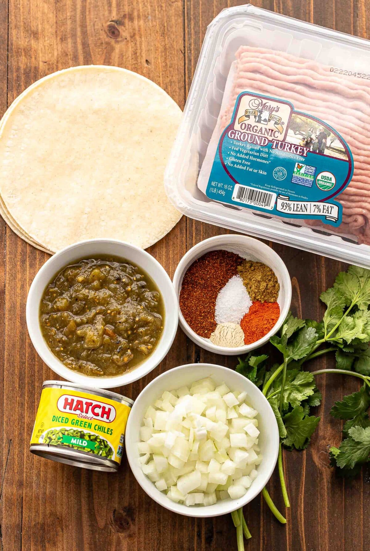 Ingredients used to make ground turkey tacos.